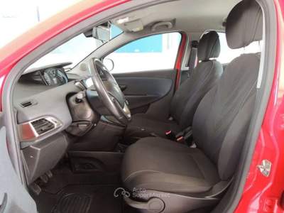 Lancia Ypsilon 1.0 FireFly 5 porte S&S Hybrid Ecochic Gold Rosso usata Venezia