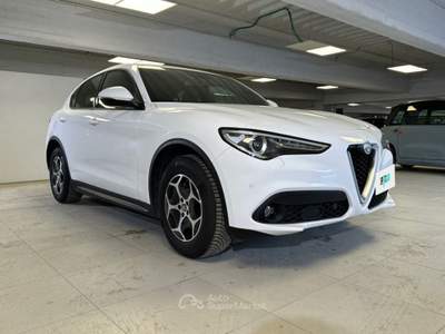 Alfa Romeo Stelvio 2.2 Turbo Diesel 190CV AT8 Q4 Super Bianco usata Milano