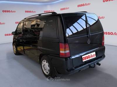 Mercedes-Benz Vito 220 CDI 122 HP 7 POSTI AUTOMATICO Nero usata Udine