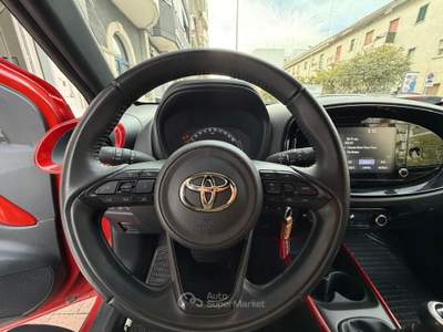 Toyota Aygo X 1.0 VVT-i 72 CV 5 porte Lounge Rosso usata Andria