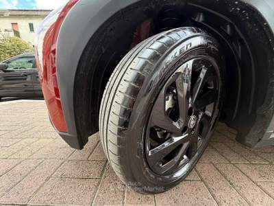 Toyota Aygo X 1.0 VVT-i 72 CV 5 porte Lounge Rosso usata Andria