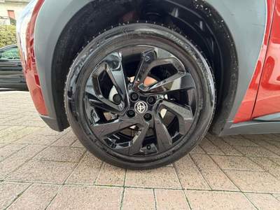 Toyota Aygo X 1.0 VVT-i 72 CV 5 porte Lounge Rosso usata Andria