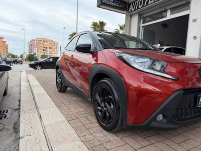 Toyota Aygo X 1.0 VVT-i 72 CV 5 porte Lounge Rosso usata Andria
