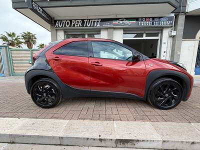 Toyota Aygo X 1.0 VVT-i 72 CV 5 porte Lounge Rosso usata Andria