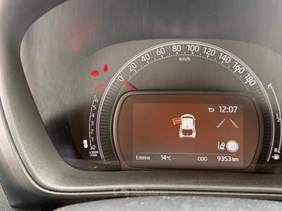 Toyota Aygo X 1.0 VVT-i 72 CV 5 porte Lounge Blu/Azzurro usata Andria