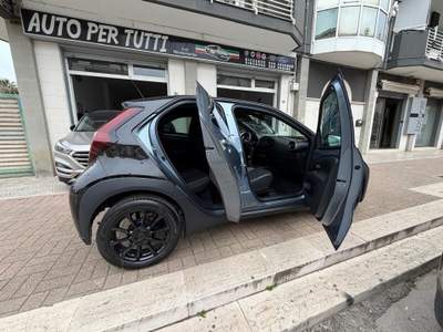 Toyota Aygo X 1.0 VVT-i 72 CV 5 porte Lounge Blu/Azzurro usata Andria