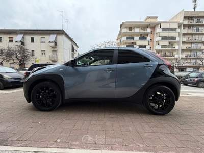 Toyota Aygo X 1.0 VVT-i 72 CV 5 porte Lounge Blu/Azzurro usata Andria