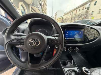 Toyota Aygo X 1.0 VVT-i 72 CV 5 porte Lounge Blu/Azzurro usata Andria