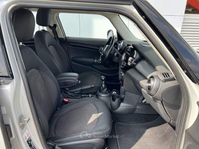 MINI Cooper 1.5 Cooper D 5 porte Argento usata Borgo San Dalmazzo