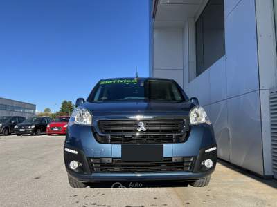 Peugeot Partner Tepee Full Electric Active  Blu/Azzurro usata Borgo San Dalmazzo