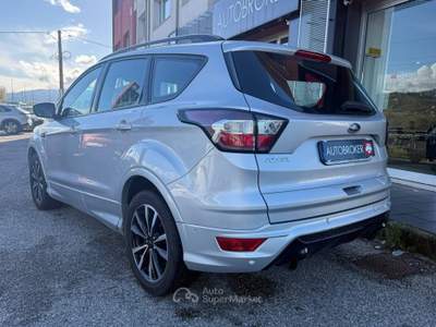 Ford Kuga Kuga 2.0 TDCI 120 CV S&S 2WD ST-Line Argento usata RENDE