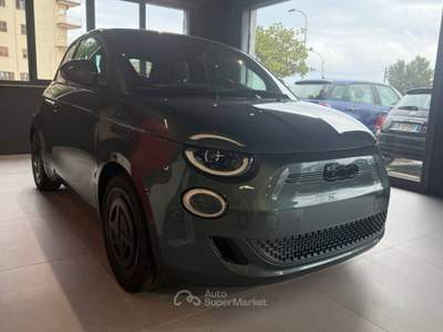 Fiat 500 500e Berlina 42 kWh Giorgio Armani Verde usata RENDE