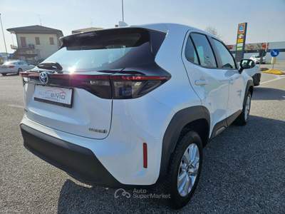 Toyota Yaris Cross 1.5h Active Eco fwd e-cvt Bianco usata San Stino di Livenza