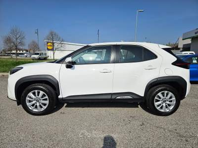 Toyota Yaris Cross 1.5h Active Eco fwd e-cvt Bianco usata San Stino di Livenza