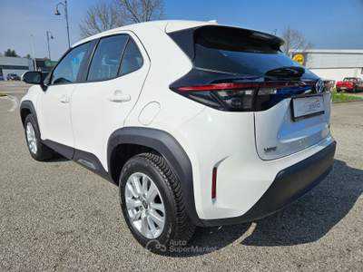 Toyota Yaris Cross 1.5h Active Eco fwd e-cvt Bianco usata San Stino di Livenza