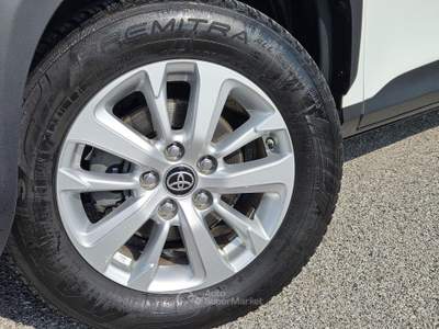 Toyota Yaris Cross 1.5h Active Eco fwd e-cvt Bianco usata San Stino di Livenza