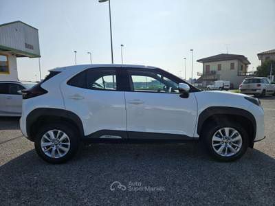 Toyota Yaris Cross 1.5h Active Eco fwd e-cvt Bianco usata San Stino di Livenza