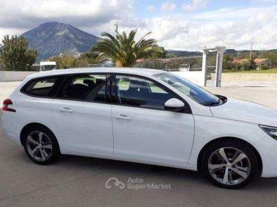 Peugeot 308 Peugeot 308 BlueHDi 130 S&S SW Allure PROMO FINANZIAMENTO Bianco usata SAN MARTINO VALLE CAUDINA