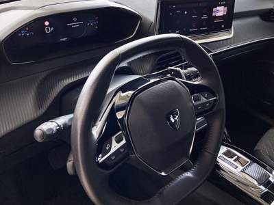 Peugeot 2008 S&S EAT8 Allure Nero usata San Felice a Cancello
