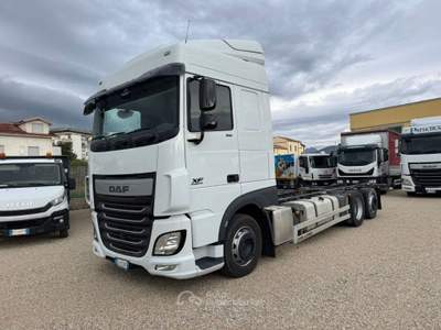 Daf CF 85 XF510 E6 3 ASSI A TELAIO Bianco usata Pontecagnano Faiano