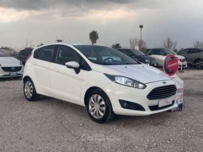 Ford Fiesta 5 porte Titanium Bianco usata Sant'Anastasia