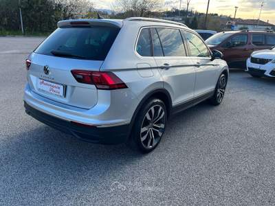Volkswagen Tiguan Tiguan  2.0 tdi Life 150cv dsg Argento usata Buja