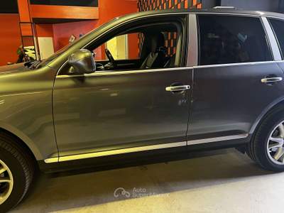 Porsche Cayenne Cayenne I 2004 3.2 TIPTRONIC PELLE AUT. TETTO Argento usata Sesto San Giovanni