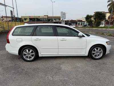 Volvo V50 D2 STATION WAGON 1.6DIESEL 115CV Bianco usata giugliano in campania