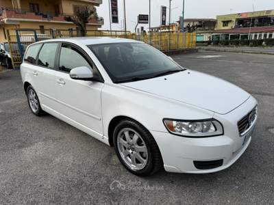 Volvo V50 D2 STATION WAGON 1.6DIESEL 115CV Bianco usata giugliano in campania