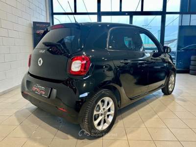 Smart ForFour 70 1.0 twinamic Passion *NEOPATENTATI* Nero usata Cassina de' Pecchi