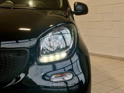 Smart ForFour 70 1.0 twinamic Passion *NEOPATENTATI* Nero usata Cassina de' Pecchi