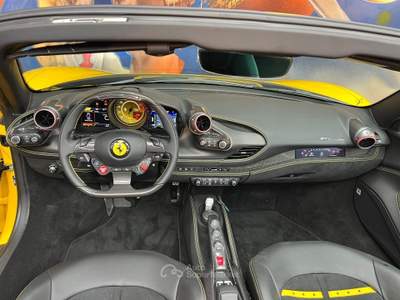 Ferrari F8 3.9 (333) Giallo usata Calenzano