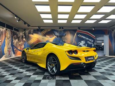 Ferrari F8 3.9 (333) Giallo usata Calenzano