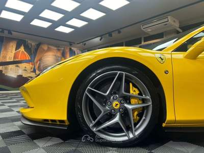 Ferrari F8 3.9 (333) Giallo usata Calenzano