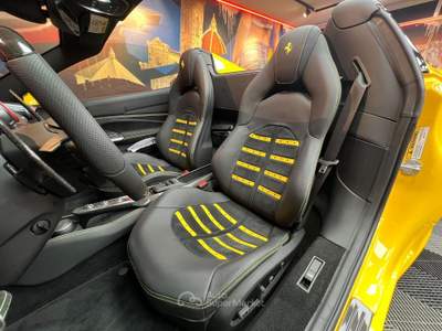 Ferrari F8 3.9 (333) Giallo usata Calenzano