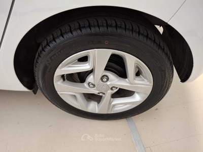 Hyundai i10 HYUNDAI I 10 Bianco usata Monterotondo