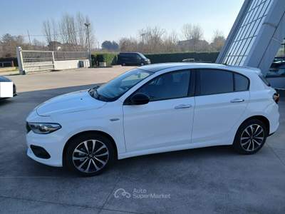 Fiat Tipo Fiat Tipo Tipo 5p 1.4 Lounge 95cv Bianco usata SAN MARTINO VALLE CAUDINA