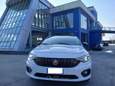 Fiat Tipo Fiat Tipo Tipo 5p 1.4 Lounge 95cv Bianco usata SAN MARTINO VALLE CAUDINA