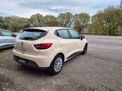 Renault Clio Clio 1.2 75CV 5 porte Life Beige usata Ferrara