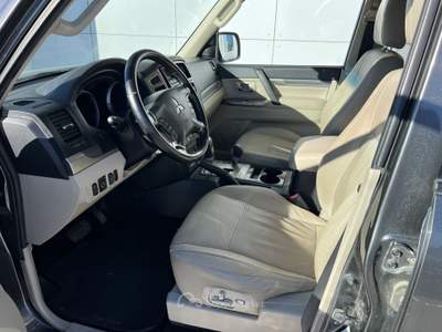 Mitsubishi Pajero 3.2 DI-D 190cv Autom. Instyle Nero usata Borgo San Dalmazzo