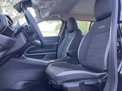 Jeep Avenger 100 CV MHEV Longitude Nero usata Sannicola