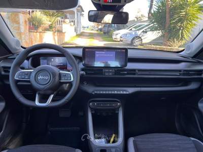 Jeep Avenger 100 CV MHEV Longitude Nero usata Sannicola