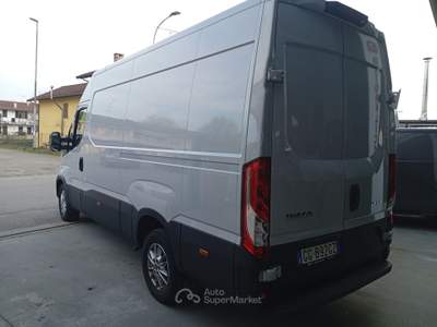 Iveco Daily furgone frigo 0/4 gradi Argento usata Mede