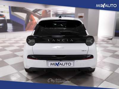 Lancia Ypsilon 1.2 MHEV LX 110CV E-DCT Bianco usata Latina