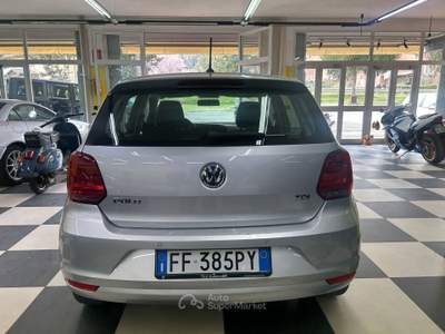 Volkswagen Polo OK NEOPATENTATI, CONSEGNA CON TAGLIANDO COMPLETO! PERFETTA! Argento usata Arezzo