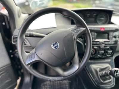 Lancia Ypsilon  - ypsilon 1.0 firefly hybrid silver s&s 70cv Nero usata Roma