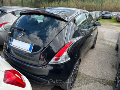 Lancia Ypsilon  - ypsilon 1.0 firefly hybrid silver s&s 70cv Nero usata Roma