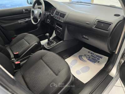 Volkswagen Golf cat 5 porte 75cv NEOPATENTATI Argento usata Rovigo