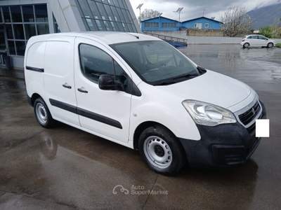 Peugeot Partner Peugeot PARTNER 1.6 HDI 3 posti autocarro Bianco usata SAN MARTINO VALLE CAUDINA