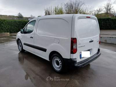 Peugeot Partner Peugeot PARTNER 1.6 HDI 3 posti autocarro Bianco usata SAN MARTINO VALLE CAUDINA